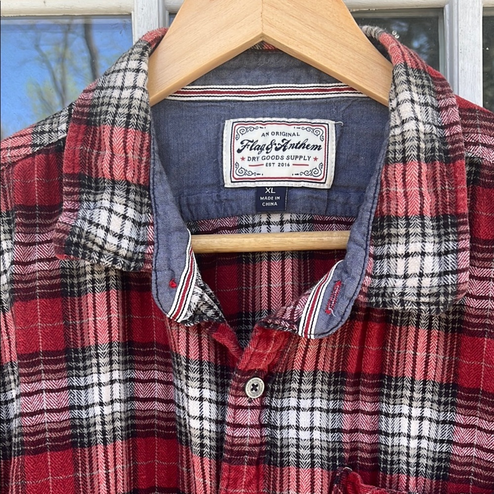 Flag & Anthem Red/Black Flannel XL EUC